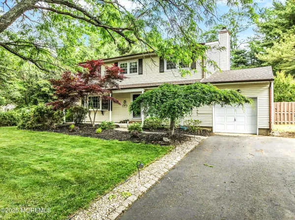 $995,000 | 49 Turnberry Drive, Lincroft, NJ 07738