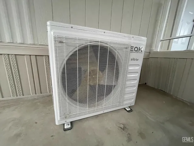 a view of a storage & utility room