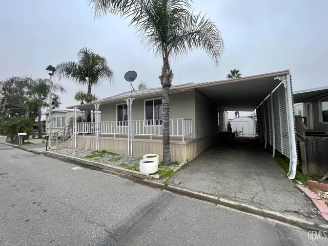a view of house and outdoor space