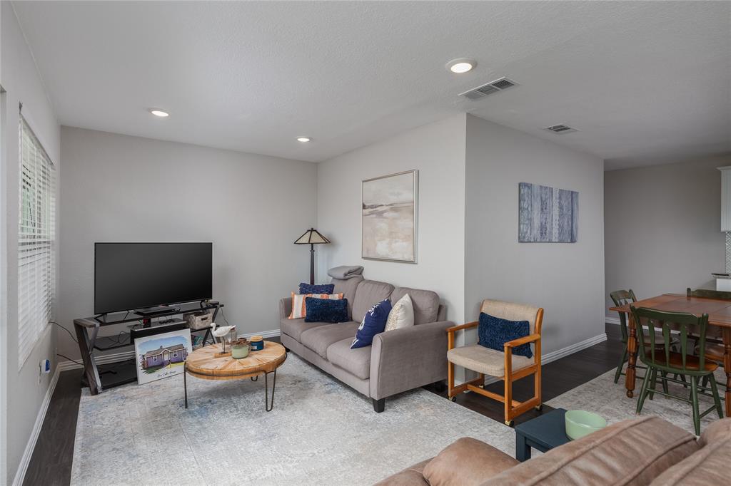 6827 Briar Road Azle, TX 76020 - Photo 12 of 30