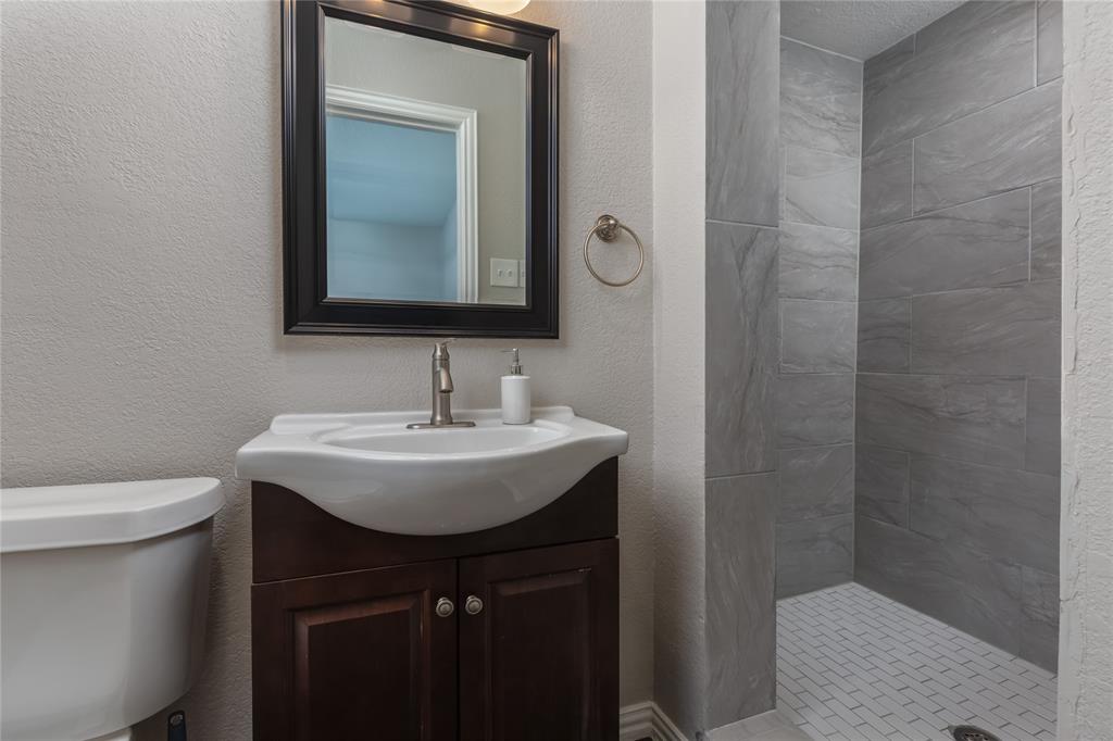 6827 Briar Road Azle, TX 76020 - Photo 15 of 30