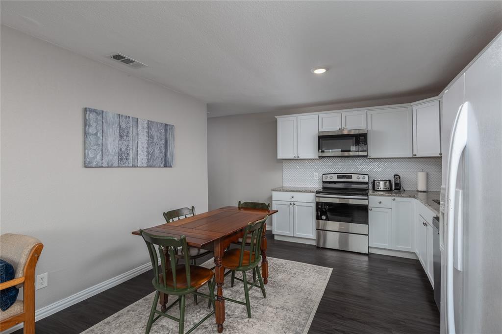 6827 Briar Road Azle, TX 76020 - Photo 8 of 30