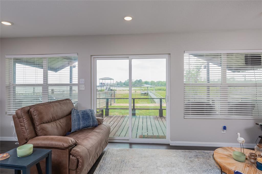 6827 Briar Road Azle, TX 76020 - Photo 10 of 30