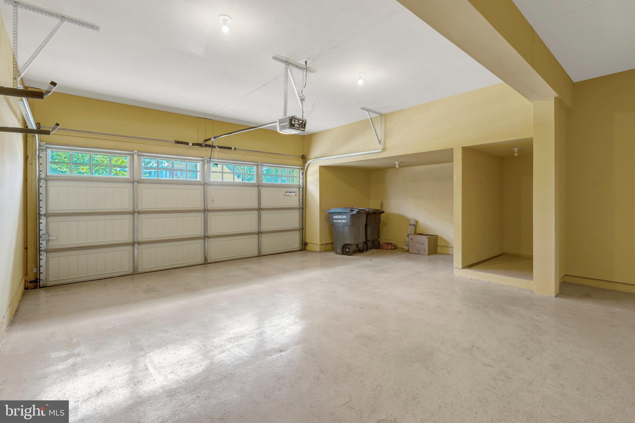 42634 Lancaster Ridge Terrace Chantilly, VA 20152 - Photo 55 of 63 a view of a garage