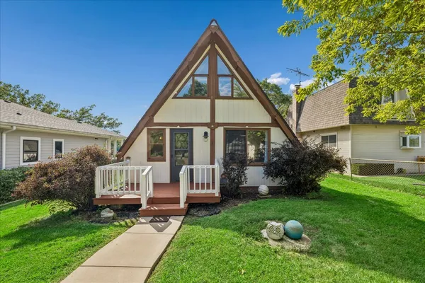 $750,000 | 40576 North Grand Avenue, Antioch, IL 60002