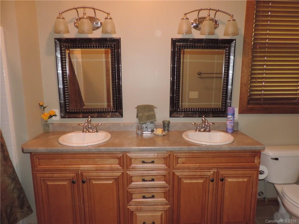 653 Panoramic Loop Maggie Valley, NC 28751 - Photo 10 of 24 Gallery Image 10
