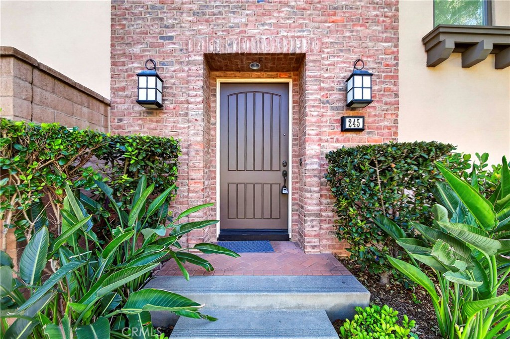 245 Rodeo Irvine, CA 92602 - Photo 2 of 40