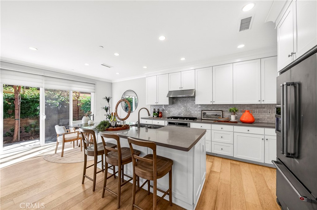 245 Rodeo Irvine, CA 92602 - Photo 8 of 40