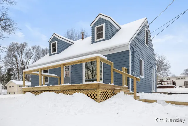 $354,900 | 273 Summit Avenue Northeast, Rockford, MI 49341