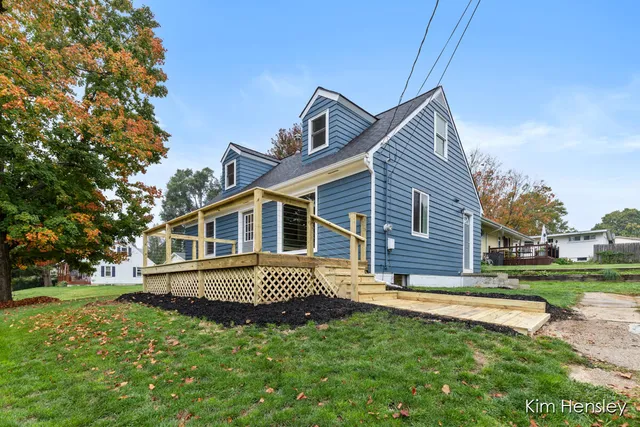 $354,900 | 273 Summit Avenue Northeast, Rockford, MI 49341