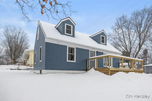 $354,900 | 273 Summit Avenue Northeast, Rockford, MI 49341