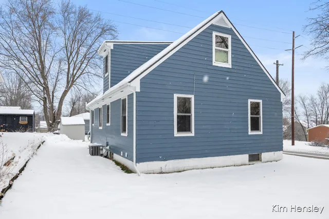 $354,900 | 273 Summit Avenue Northeast, Rockford, MI 49341