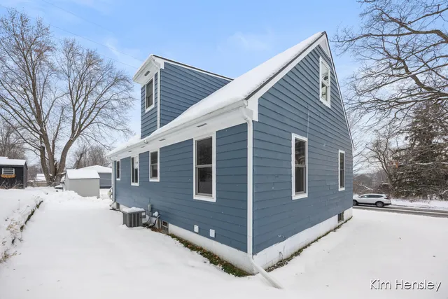 $354,900 | 273 Summit Avenue Northeast, Rockford, MI 49341