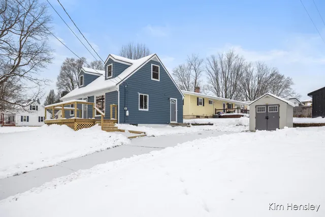 $354,900 | 273 Summit Avenue Northeast, Rockford, MI 49341