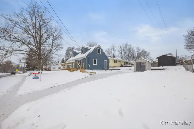 $354,900 | 273 Summit Avenue Northeast, Rockford, MI 49341