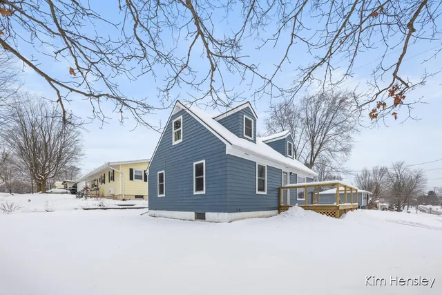 $354,900 | 273 Summit Avenue Northeast, Rockford, MI 49341