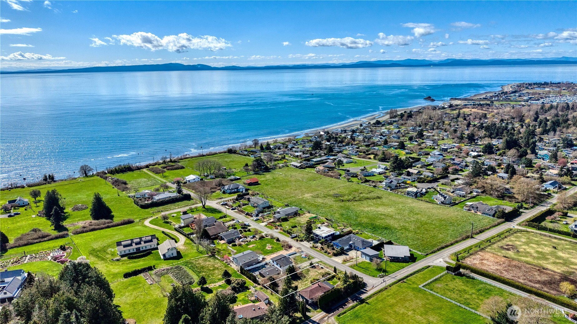 610 Highland Drive Point Roberts, WA 98281 - Photo 5 of 9