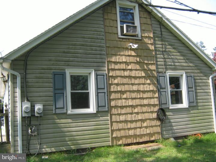 560 Jacksonville Road Warminster, PA 18974 - Photo 3 of 16 Exterior Side