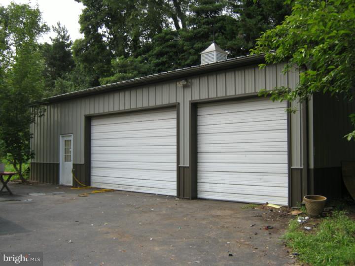 560 Jacksonville Road Warminster, PA 18974 - Photo 4 of 16 Garage