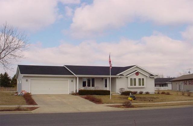 1007 Whispering Pines Drive, Delavan, WI 53115