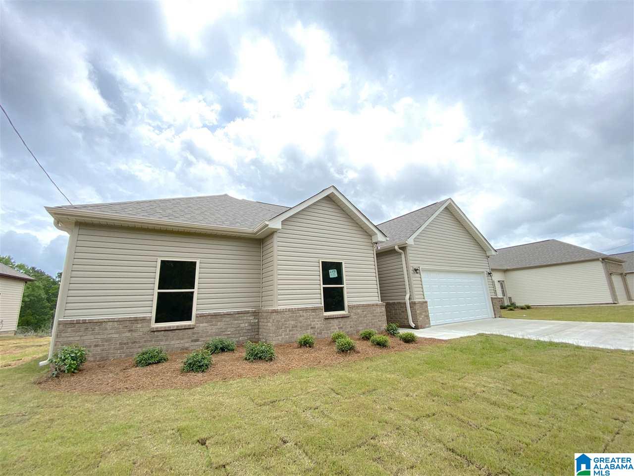 46 Granvil Way Weaver, AL 36277 - Photo 3 of 30