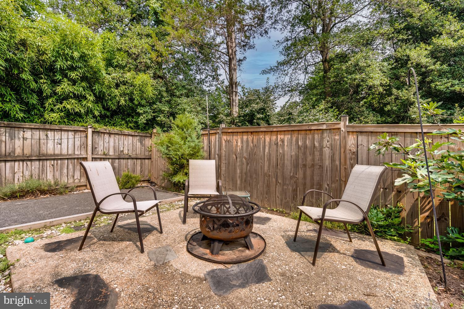 4018 Roberts Road Fairfax, VA 22032 - Photo 8 of 27 Fire pit!
