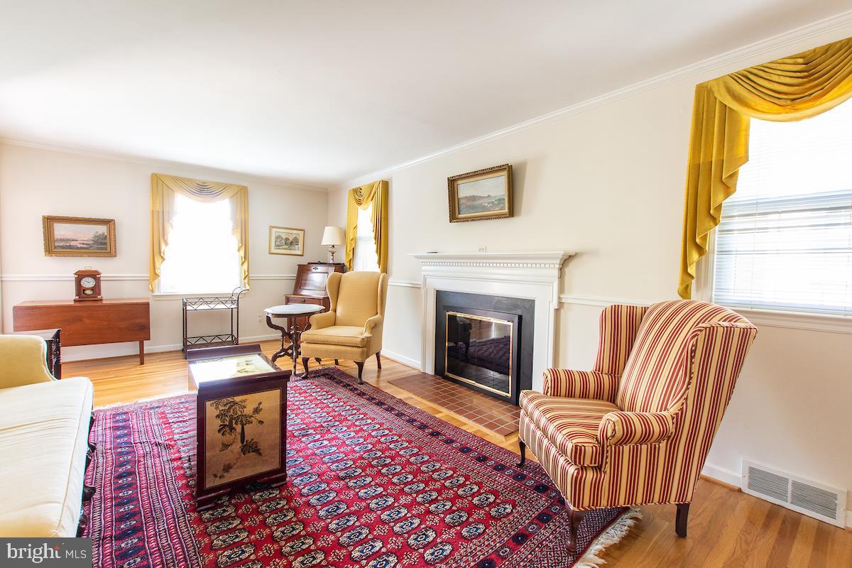 161 Devonshire Road Wilmington, DE 19803 - Photo 3 of 28 Living Room