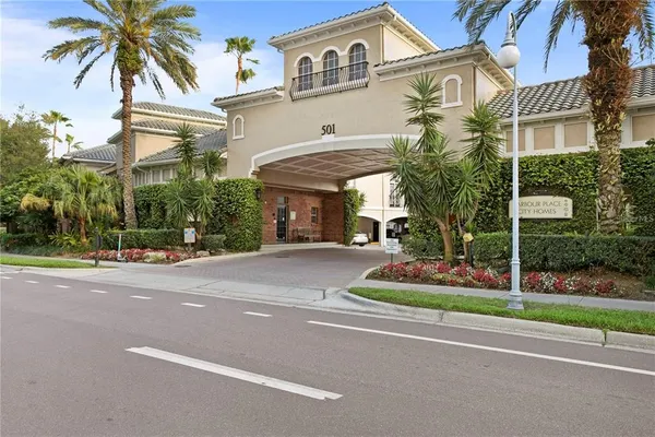 $2,750 | 501 Knights Run Avenue, Unit 2218, Tampa, FL 33602