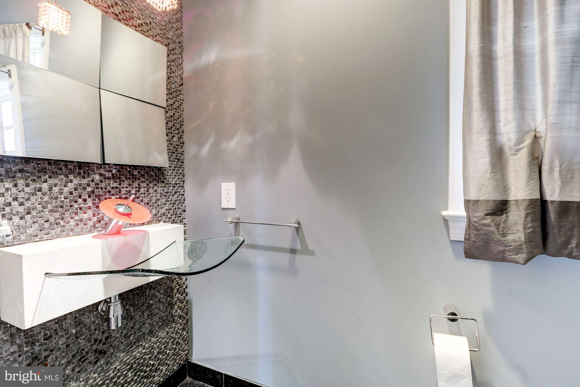 7818 Custer Road Bethesda, MD 20814 - Photo 11 of 30 Powder Room