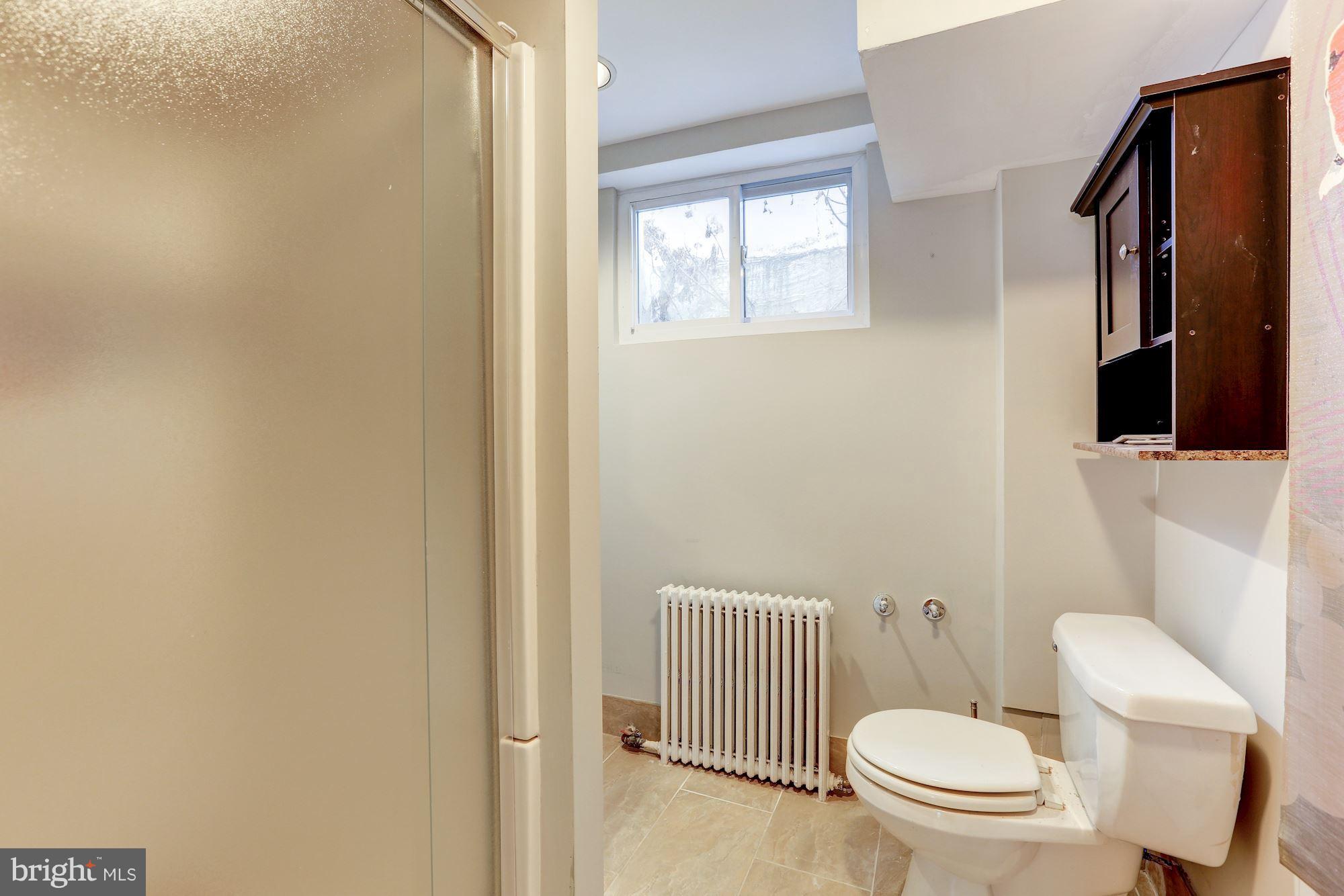 7818 Custer Road Bethesda, MD 20814 - Photo 27 of 30 Bathroom #4