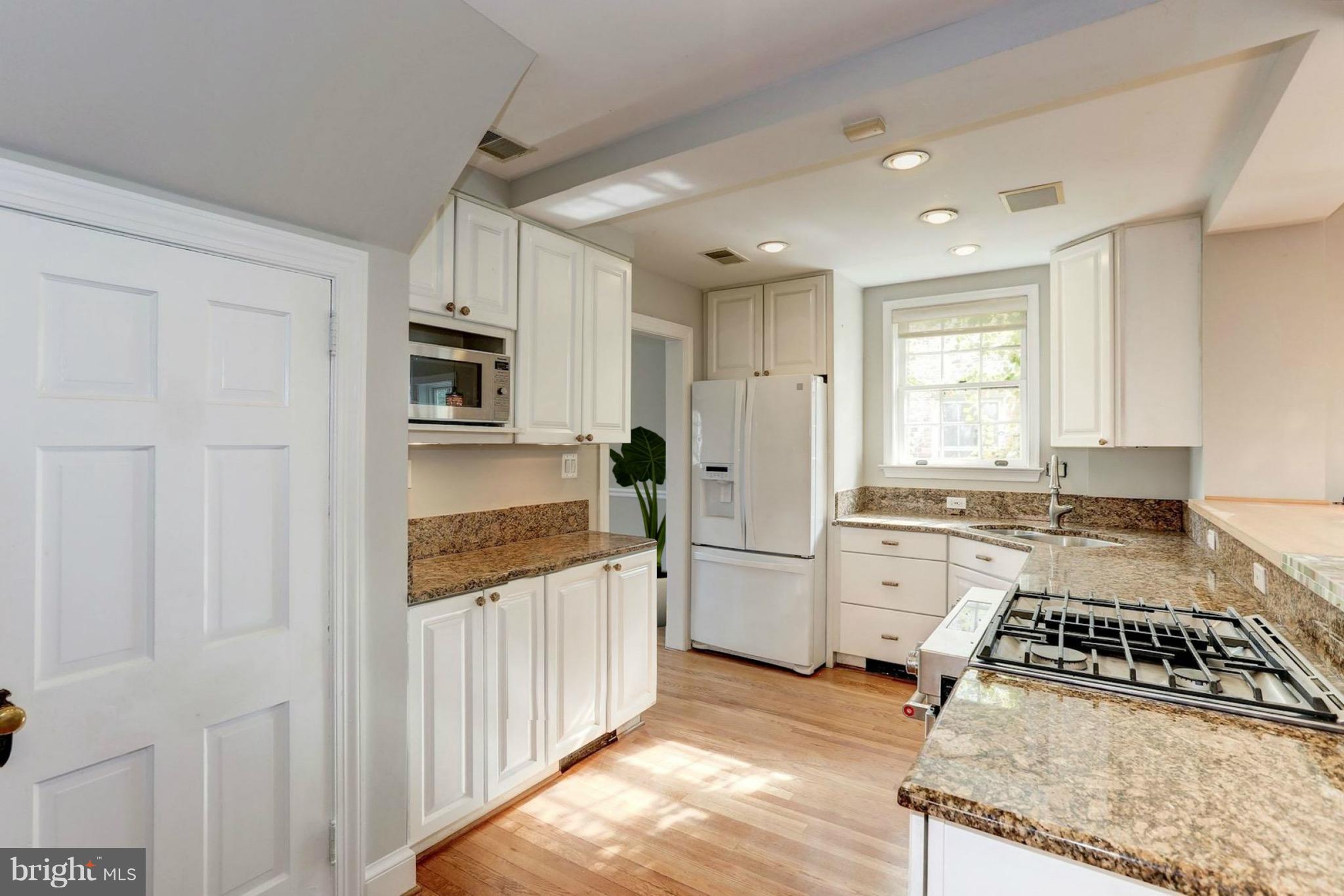 7818 Custer Road Bethesda, MD 20814 - Photo 6 of 30 Kitchen (1 of 2)