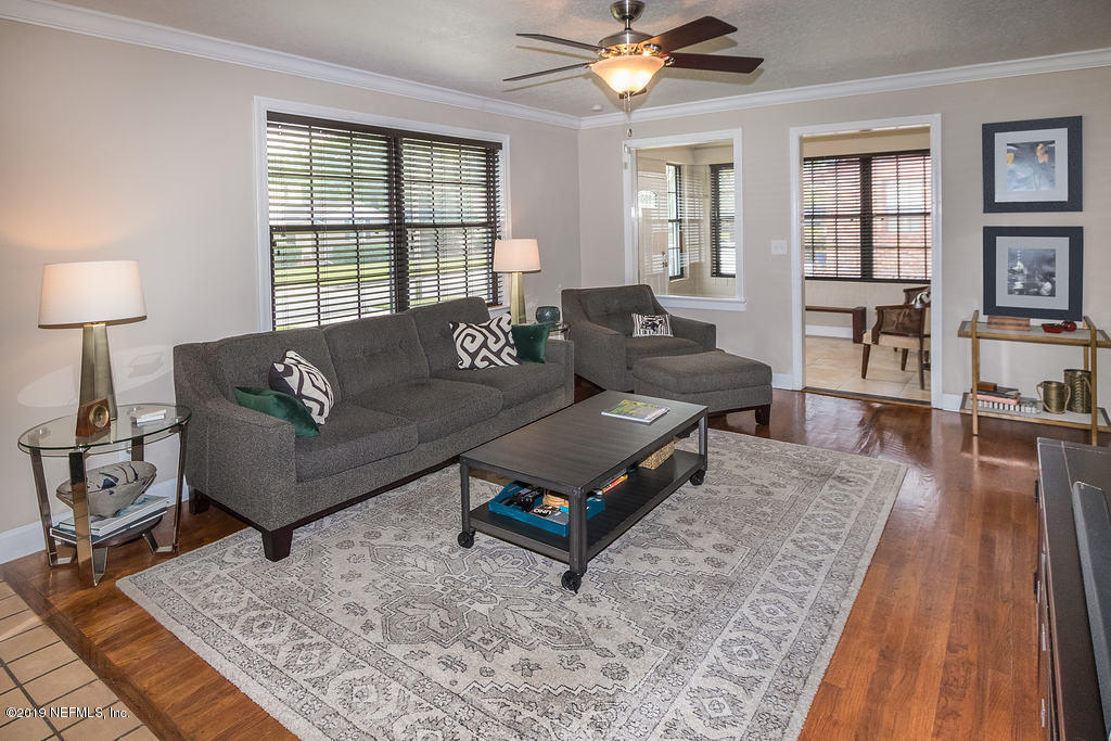 2112 Redfern Road Jacksonville, FL 32207 - Photo 5 of 28 living room (2)
