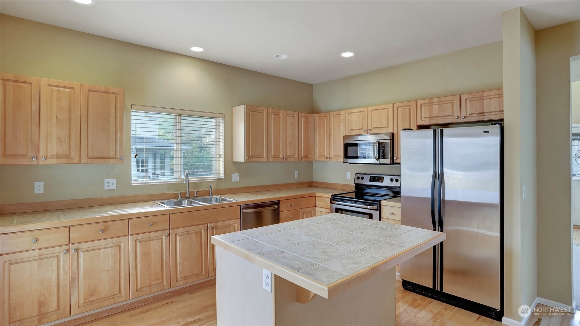 17074 166th Place Southeast Renton, WA 98058 - Photo 7 of 27 Gallery Image 7