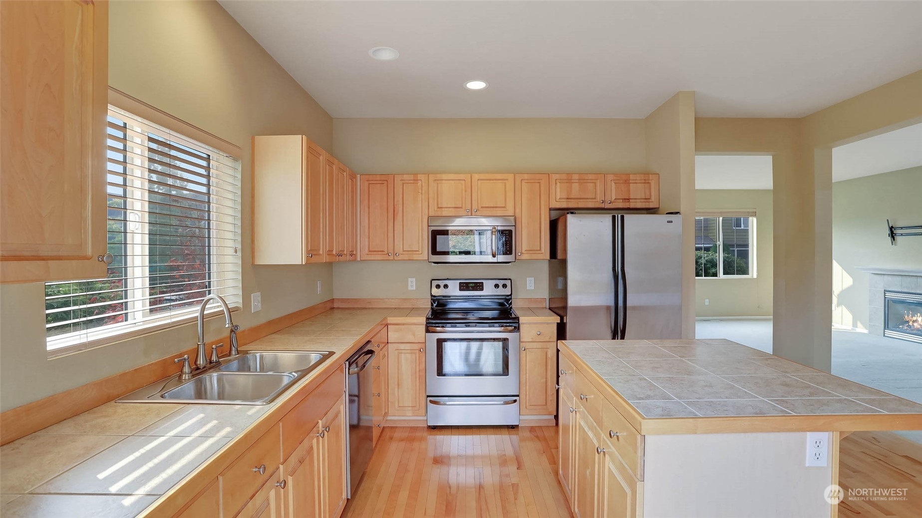 17074 166th Place Southeast Renton, WA 98058 - Photo 8 of 27 Gallery Image 8