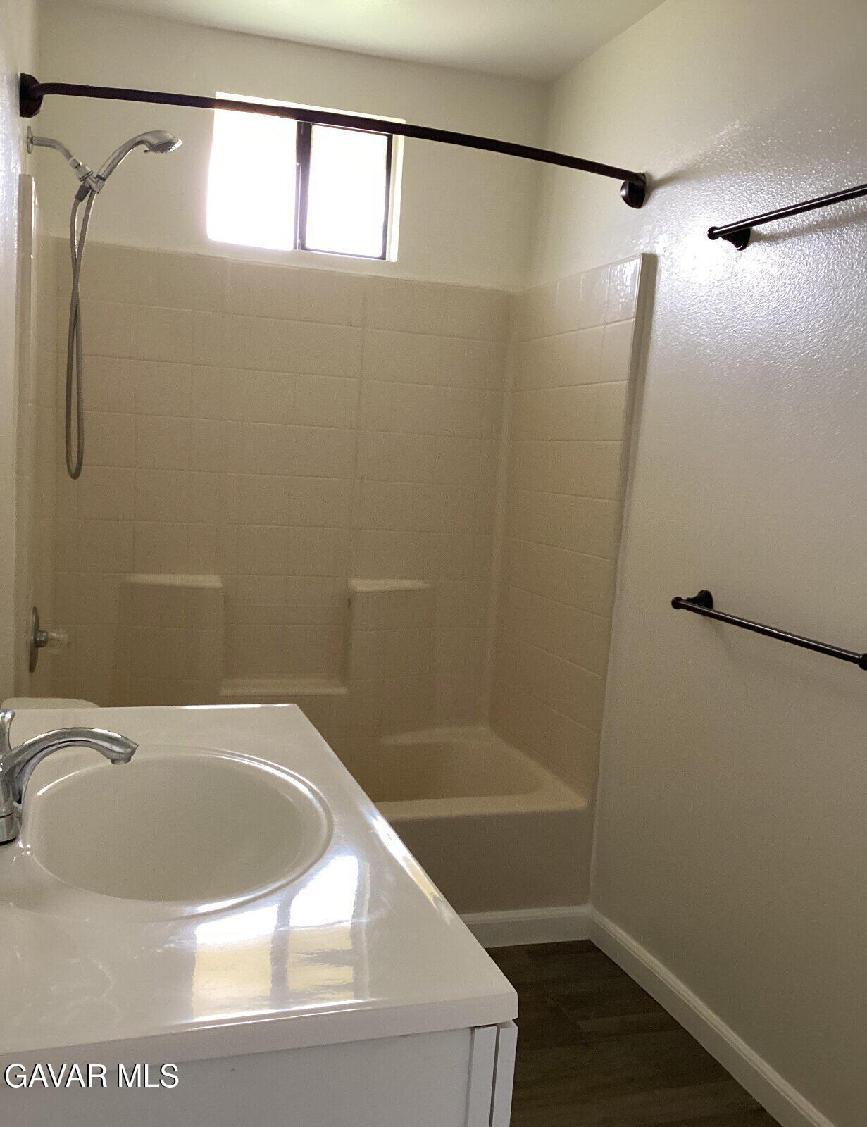 43324 45th Street West Lancaster, CA 93536 - Photo 6 of 10 a bathroom with a bathtub