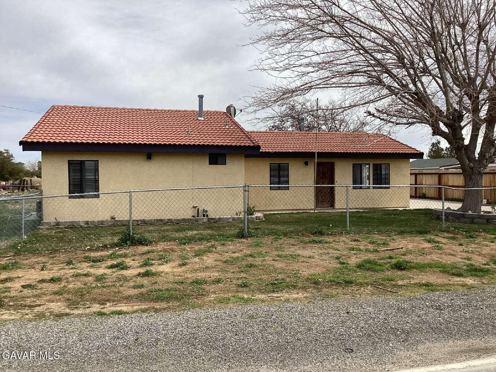 43324 45th Street West Lancaster, CA 93536 - Photo 10 of 10 a backyard of a house