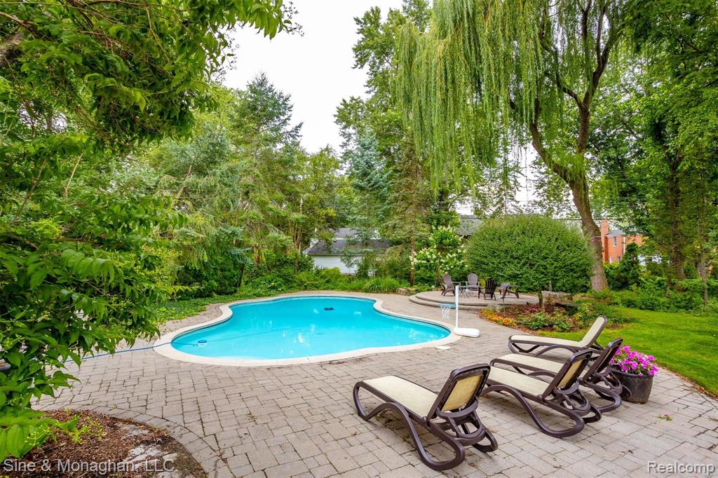 653 Middlesex Road Grosse Pointe Park, MI 48230 - Photo 11 of 54
