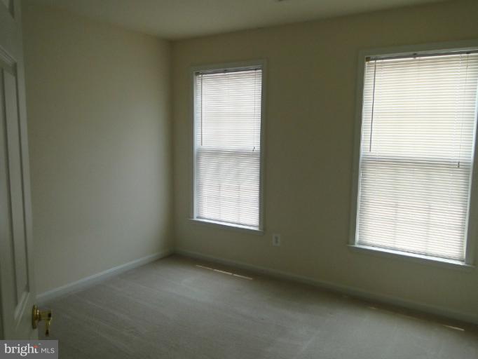 41948 Beryl Terrace Stone Ridge, VA 20105 - Photo 15 of 21 Bedroom