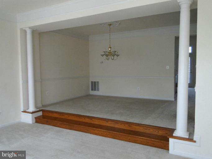 41948 Beryl Terrace Stone Ridge, VA 20105 - Photo 17 of 21 Dining Room