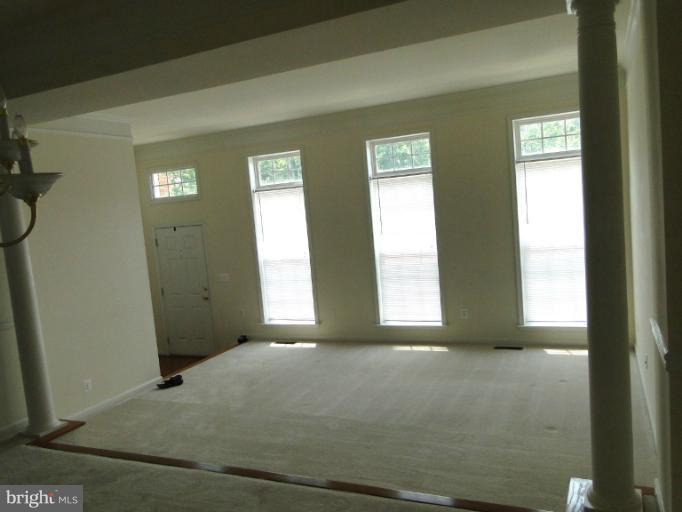 41948 Beryl Terrace Stone Ridge, VA 20105 - Photo 6 of 21 Living Room