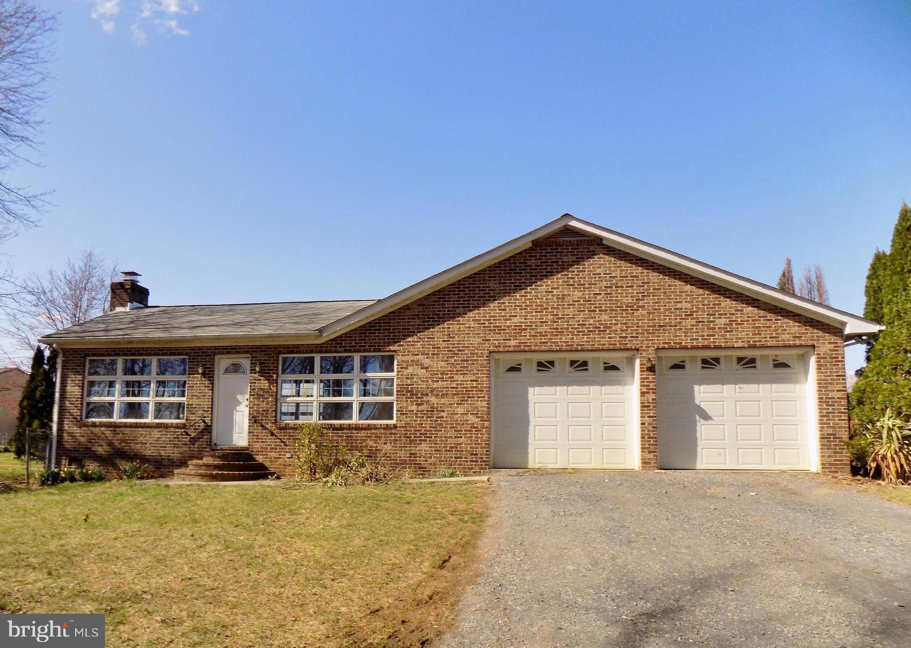 Exterior Side / Garage