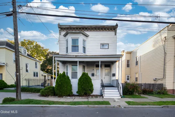 $1,400 | 1871 9th Avenue, Unit 1, Watervliet, NY 12189