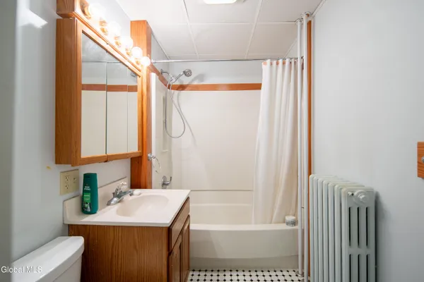 $1,400 | 1871 9th Avenue, Unit 1, Watervliet, NY 12189