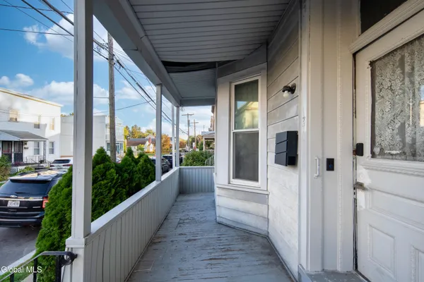 $1,400 | 1871 9th Avenue, Unit 1, Watervliet, NY 12189