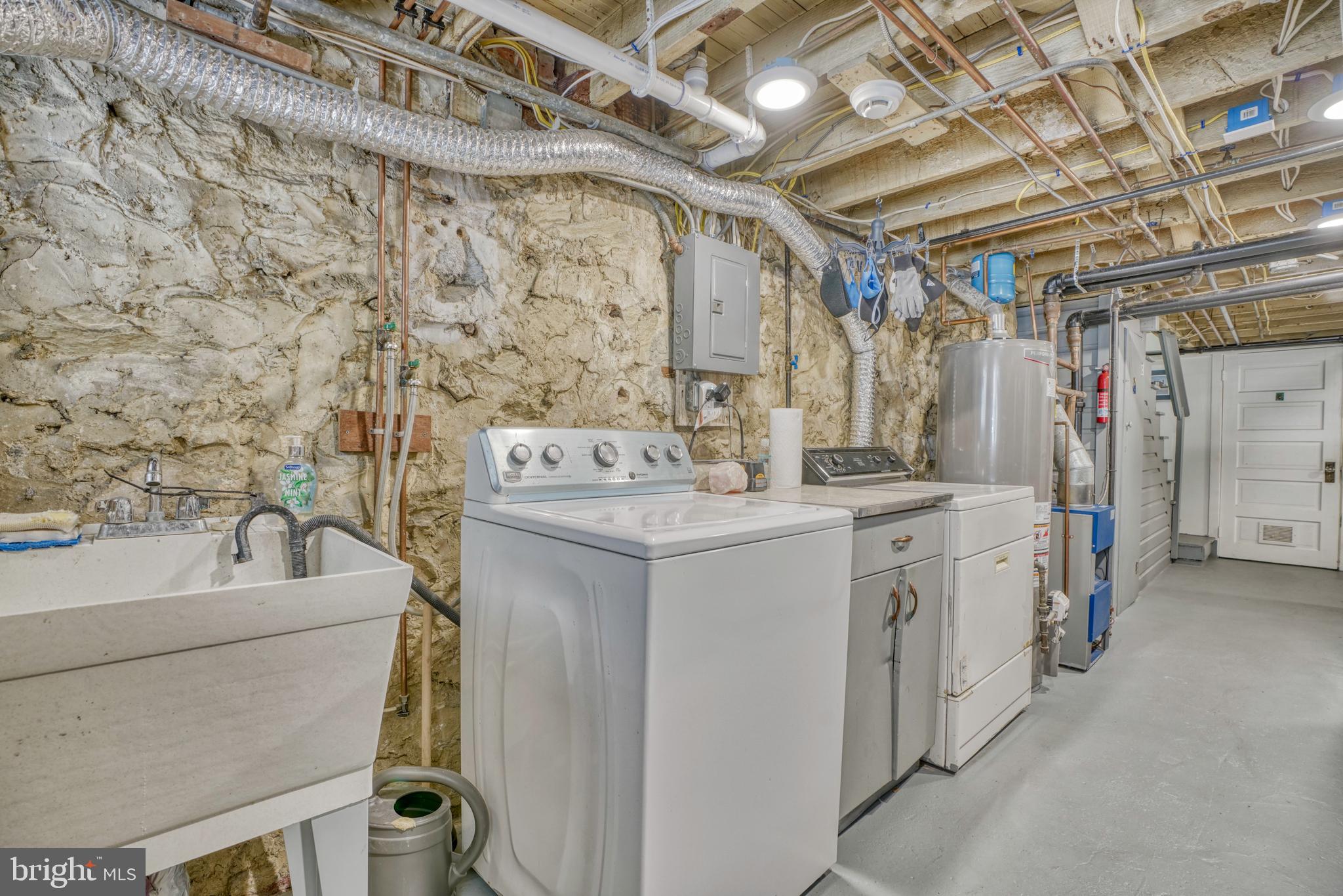 3606 Ednor Road Baltimore, MD 21218 - Photo 46 of 64