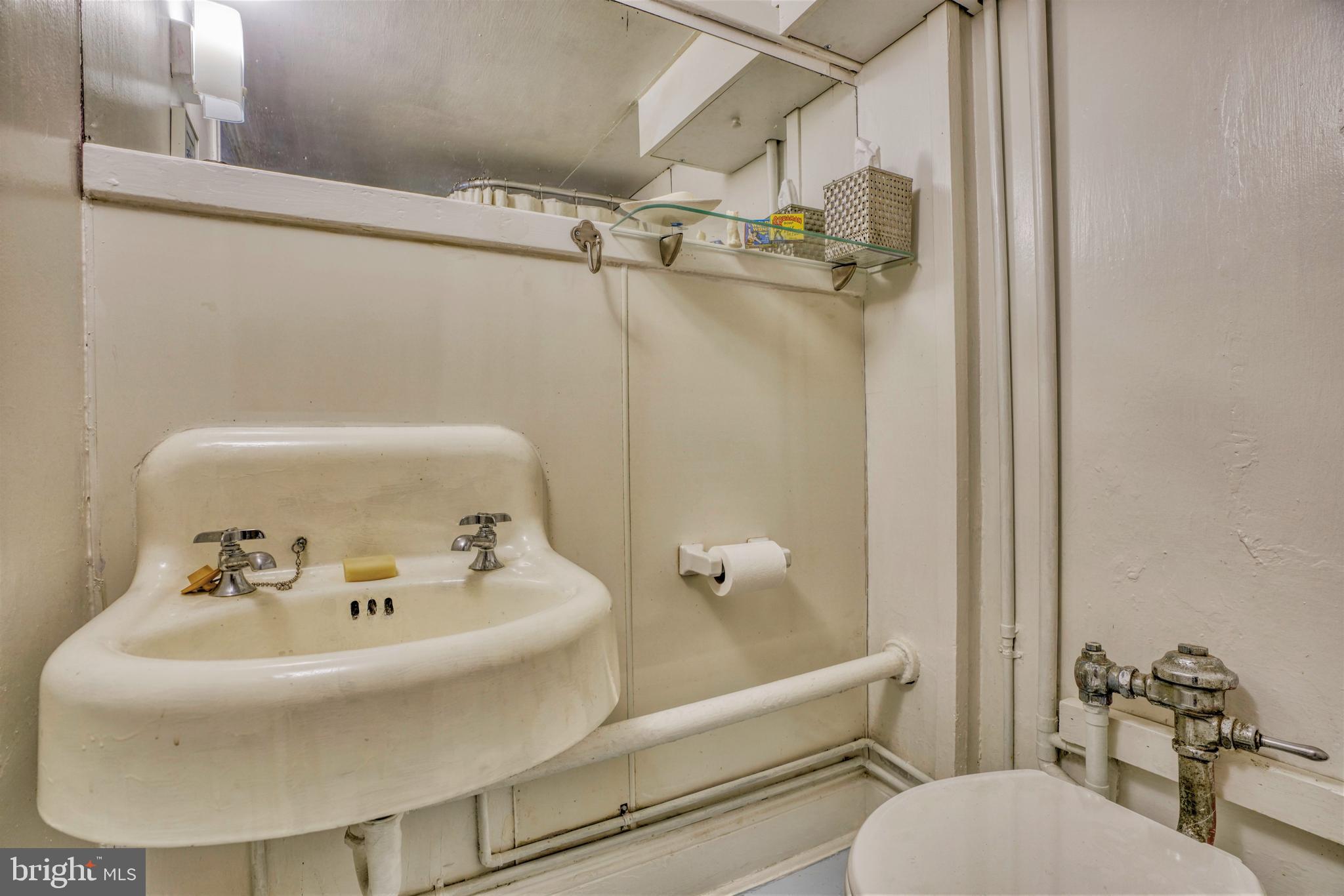 3606 Ednor Road Baltimore, MD 21218 - Photo 50 of 64