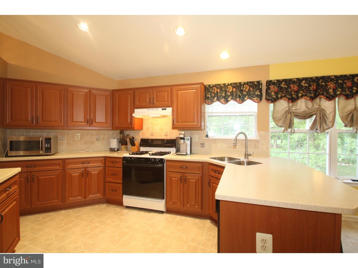 76 Longcross Road Royersford, PA 19468 - Photo 5 of 18 Kitchen