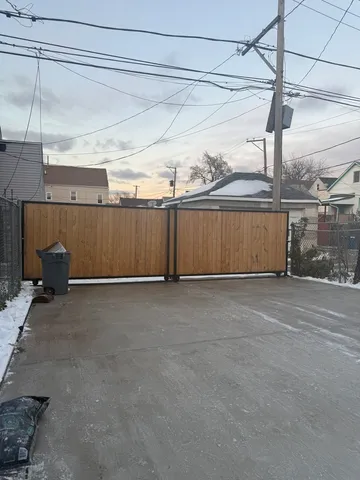 $469,900 | 1818 West 46th Street, Chicago, IL 60609