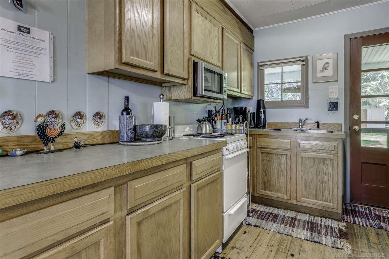 4489 Lakeshore Road Lexington, MI 48450 - Photo 13 of 38 Cozy Kitchen