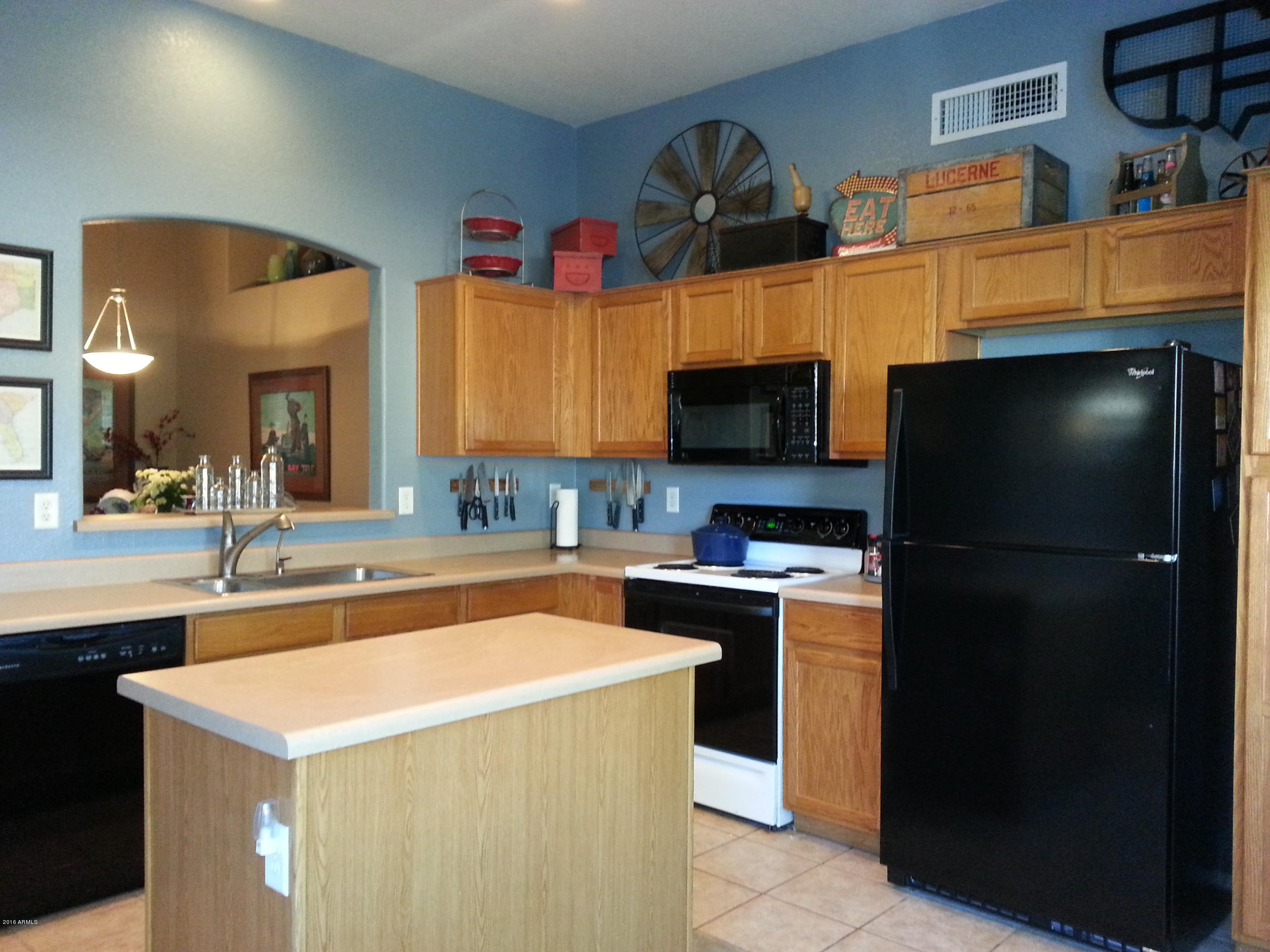 13375 West Redfield Road Surprise, AZ 85379 - Photo 10 of 30 kitchen